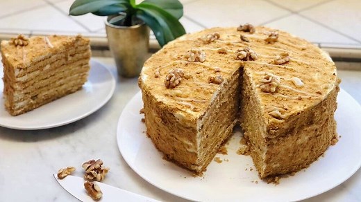 Torta Russa medovik al miele e noci - la più buona del mondo