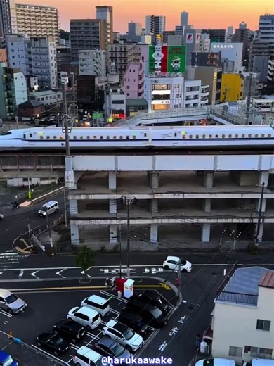 RT @tourouken555: 🇯🇵 私たちの先祖は、広島と長崎が原爆で破壊され、全てを失いました。しかし、私たちは怨恨を叫び続けたり、際限のない賠償金を求めたりはしていません。第三世界（移民出身者）から欧米への果てしない恨みをよく見かけますが、私たちにはただ哀れに…