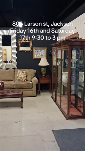 Discover Antique Furniture at Jackson MS Dog Show