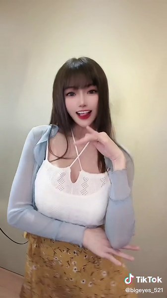 越南鼓卡點舞的才藝主播表演