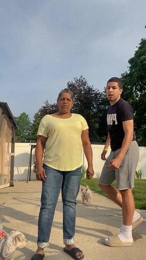 I look like a zesty dinosaur 😂😂😂😂😂