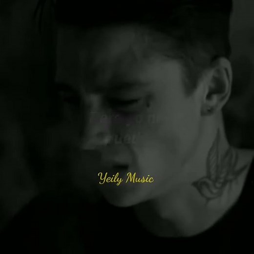 Botella tras botella ando tomando para olvidarme de ella 😔🥃 // Cristhian Nodal Ft. Gera Mx // LETRA
