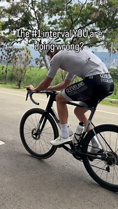 Threshold intervals are powerful, but most riders mess them up by going just a bit too hard, pushing deep into the red and burning through the session before adaptations happen. True threshold work should feel controlled, repeatable, and sustainable — not like a death march. When done correctly, threshold builds lactate tolerance, aerobic efficiency, and power-at-VO2… all without destroying you for days. If you want your FTP to rise, you need progression — not chaos. Start with 2x12 or 3x10 at p