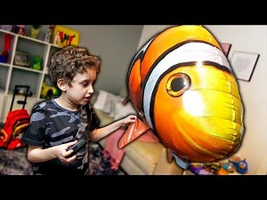 Paulinho e Toquinho Pretend Play with Balloon Fish Remote Control for Children