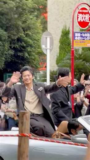 204K views · 978 reactions | 2026年大河劇《豐臣兄弟！》飾演織田信長的小栗與仲野太賀參加今天中午的名古屋祭遊行。 cr：X@m1s1y1w8 — 新聞報導及更多照片： https://www.facebook.com/share/p/17JGxunFia/?mibextid=wwXIfr #小栗旬 #仲野太賀 #豐臣兄弟 #織田信長 #名古屋祭 #大河劇 | 小栗旬 Taiwan Fan Club | Facebook