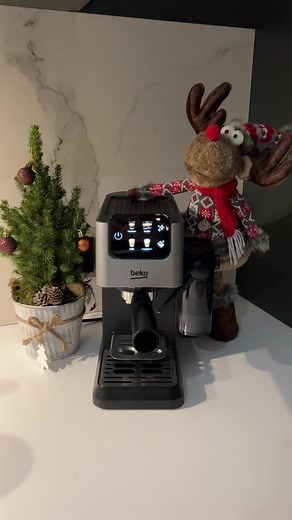 Oto niezwykle zgrabny ekspres kolbowy Beko CEP5304X. Zapraszam na mój kanał YT, aby poznać go bliżej. #wspolpracareklamowa #ekspresdokawy #ekspreskolbowy #ekspres #kawa #kawusia #prezent #prezentnaświęta @beko.polska | Pani AGD - Joanna Gałuszka-Szarzyńska