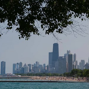 Fireworks, parades, festivals, and so much more! Spend your Memorial Day weekend in Chicago this year. 🎇 | Choose Chicago