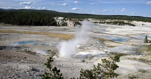 Hot! Gigantic Magma Reservoir Found Under Yellowstone National Park