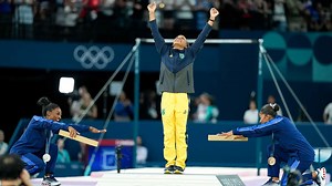 Biles, Chiles bow down to Rebeca Andrade at medal ceremony