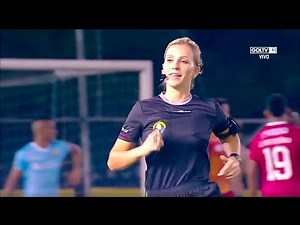 Beautiful referee] Sexy football female referee fernanda colombo