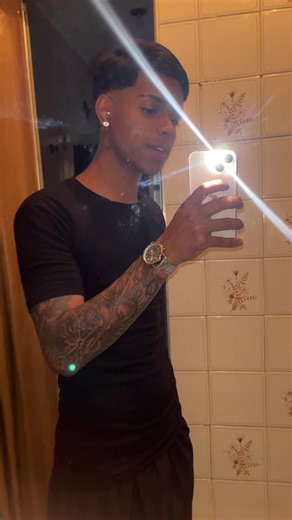 Os vídeos de erkzzx (@er1k.sx) com som original - desativada_