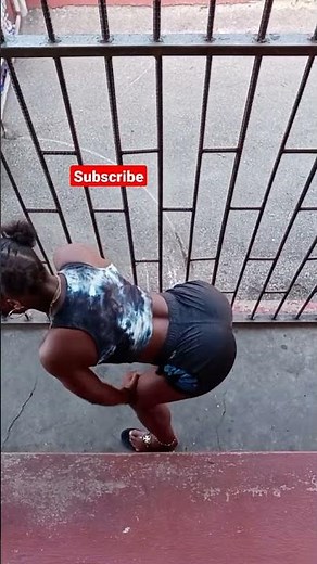 Ghetto Girl twerking