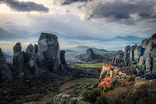 The Most Spectacular Monasteries in Greece - GreekReporter.com