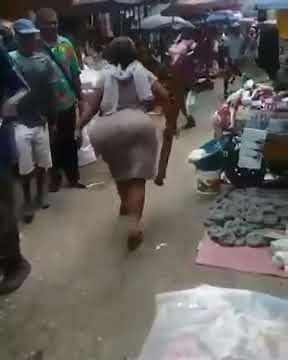 Les africaines toujours grosse fesse 😂 😂 😂 #yamado