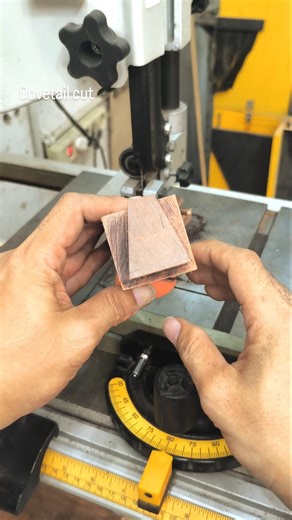 Bandsaw cutting tips make dovetail joint #fblifestyle #woodworking #diy #tips #plywoodworking | Plywoodworking Tips & Trick