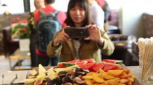 Huawei's Mate 10 and Mate 10 Pro get dual cameras, AI tech