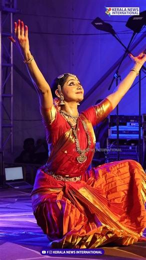 Actress Divyaa Unni | Bharatanatyam Dance | Sree Padmanabhaswamy temple