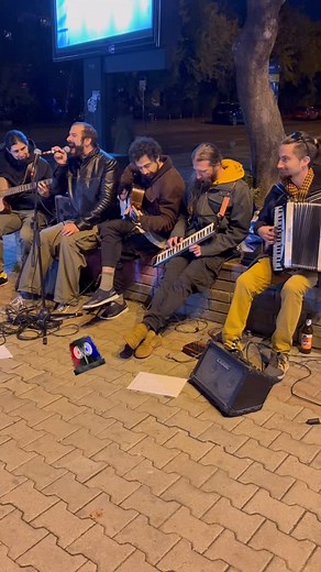 Пак ни погнаха… #българия #полиция #police #buskers #концерт Линк към събитието в Био | JamBure