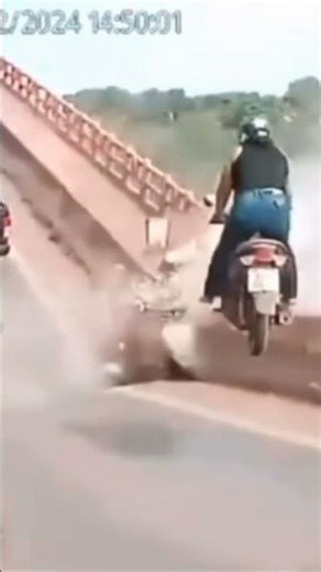 BRIDGE COLLAPSE IN ESTREITO BRAZIL CAUGHT LIVE