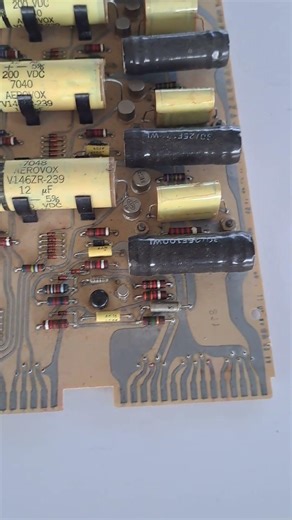 “This Old Board Helped Run Massive Computers” #vintagecomputing #Aerovox #vintageelectronics