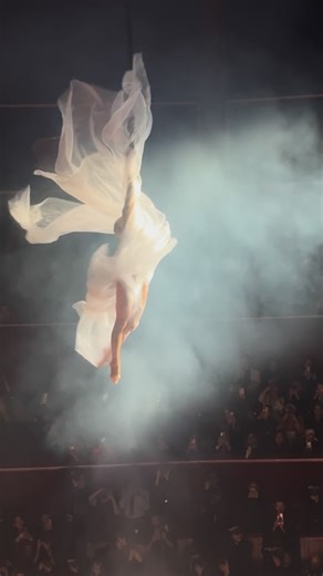 Luxsure | Fashion & Luxury Magazine on Instagram: "[ Stephane Rolland SS26 couture show ] @stephanerolland_paris @hautecoutureweek"