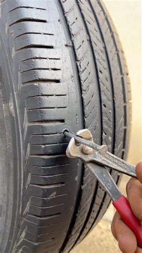 Professional Tubeless Tyre Puncture Repair | Complete Fixing Process 🔧🚘