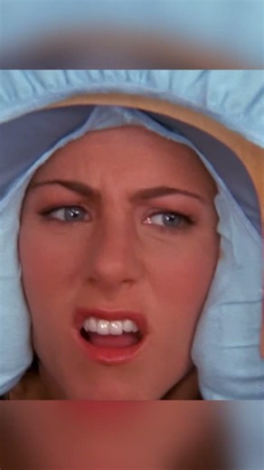 Friends Season s9e21，Phoebe pretends to be a masseuse and gives Rachel a "revenge-style" massage.