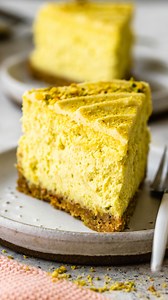 Pistachio cheesecake 💚 with a pistachio graham cracker crust, creamy pistachio cheesecake, topped with pistachio ganache. It’s a dreamy cheesecake!!!💚 #cheesecake #cheesecakelover #cheesecakes #pistachio #pistachiocake | Pies and Tacos