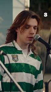 Ma alla fine, l’Uomo Ragno, chi l’ha ucciso? “Hanno ucciso l’Uomo Ragno - La leggendaria storia degli 883” vi aspetta tutti i venerdì alle 21:30 in prima visione su Tv8, al tasto 8 del telecomando. #883LaSerie | TV8