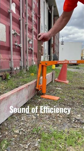 JackJaw Stake Puller | The Sound of Efficiency