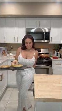lets get to #cooking some broccoli and cheese #quiche #fyp