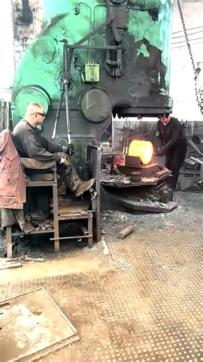 How to Forge Wrought Iron Like a Master Blacksmith #process #machine #producer #factory #manufactur | Chanboromey
