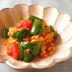 トマトとピーマンの卵炒め 作り方・レシピ | クラシル