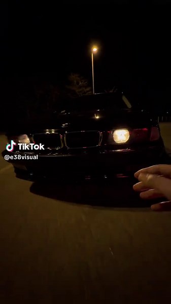 Explore the BMW E38: A Classic German Luxury Car