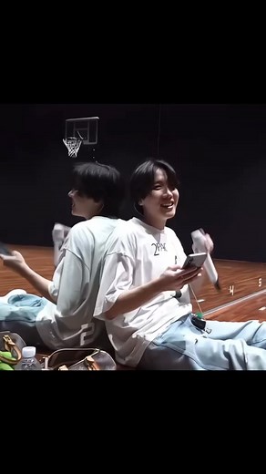 Con calma💜 #fypシ゚viralシ #fbreelsfypシ゚viralシ #BTS #bts_official_bighit #btsarmy #BTS | BTS ARMY FEVER PAGE