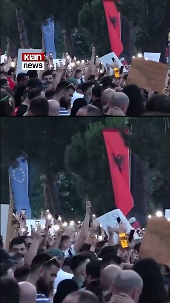 Protesta për Zvërnecin para Kryeministrisë, protestuesit ndezin blicat e telefonëve