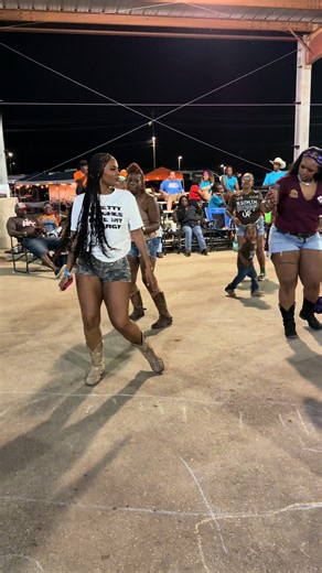 Who’s next?? 👀🤳 #sashalalayne #fypシ゚ #linedance #trailride | line dance