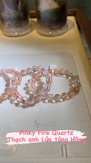 FIRE QUARTZ🔥☄️Tình yêu | Sự bình tĩnh | Hiện tại🔥Về mặt tinh thần- Kích hoạt các trung tâm năng lượng trong cơ thể- Xua tan năng lượng tiêu cực và thay thế bằng năng lượng tích cực🔥Về mặt thể chất- Giúp làm dịu các cơn hoảng loạn, lo lắng- Kích thích trí óc và tăng cường trí nhớ. Hỗ trợ hệ thần kinh khoẻ mạnh- Đẩy nhanh quá trình chữa bệnh bên trong cơ thể🔥 Về mặt cảm xúc- Nâng cao sự tự tin, giá trị của bản thân- Cho phép bạn cảm thấy tự do và chấp nhận hạnh phúc, niềm vui | Gabrielle Jewel