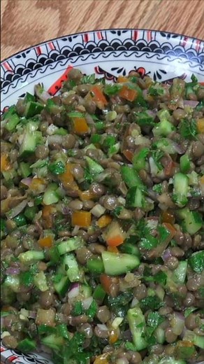 This Lentil Salad Actually Satisfies #food