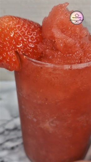 Strawberry Slushy🍓😋 2 cups ice 1 cup cold water 1/2 cup frozen strawberries 3 tsp lemon juice 2 drops stevia sweetener ( optional) #slushy #summertreats #lowcarb #keto #summer | Mywayofeating