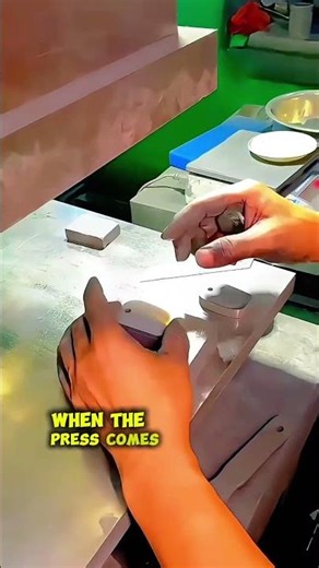 Turning Metal Powder into Solid Parts with Extreme Pressure #metallurgy #forging #forming #shorts