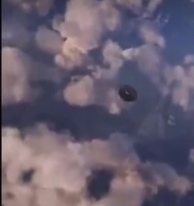 Pilot spots #UAP | EBE