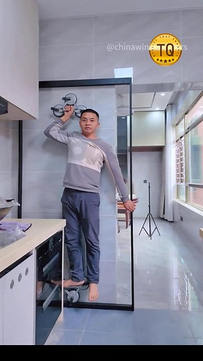 Trackless sliding door display.#door #doordesign #doorstyle #foldingdoors #slidingdoor #homedoor #homedeco #tottme #tottmetal #partitondoor #homedesign | chinawindowdoors