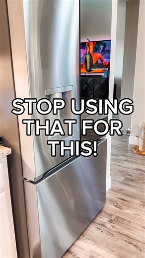 Stop using chemicals inside your refrigerator! And yes, I clean it but I don’t “deep clean” it monthly. Who’s got that kind of time? 💥Comment CLEAN and I’ll send you the deets to everything I use! (Make sure you are following me @cleantokcary or you won’t receive the info!) 👉🏼If you can’t open the llnk you can always go to the first llnk in my bi0 titled “SHOP MY VIDEOS”😉 💥Don’t forget to share with our friends because we need everyone cleaning smarter and not harder! • • • • • #deepclean #