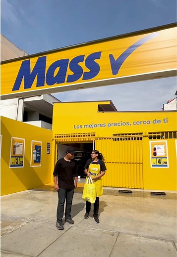¡El barrio siempre apoya! 🤭😂 En mis tiendas Mass tienes todo cerquita, al mejor precio y con la calidad que el barrio pide 💛 #trend #tiendas #mass #peru