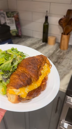Peppy | Easy dinner recipes | 30 minute meals on Instagram: "Bbq chicken croissant!"