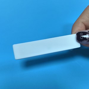 [Hot Item] Llinen and Uniform Tracking Rain Robust Lintag Transponders Passive UHF Silicone RFID Laundrychips