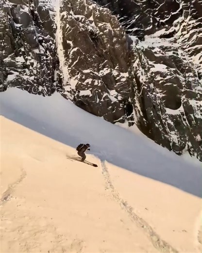 눈과 바람을 이겨내는 밀레의 압도적인 기술력 ⠀ 설원 위에서도 흔들림 없는 완벽한 퍼포먼스를 경험하세요! ⠀ #MILLET #SINCE1921 #HISTORYOFMOUNTAIN | 밀레 Millet Korea