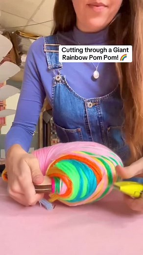 31K views · 2.8K reactions | How have I never made a striped Giant Pom Pom before?! 勞 Using super chunky yarn for the first time made it so much easier to get those bold, defined lines - and now I’m obsessed.  I’ll be adding a few limited edition Chunky Giant Pom Pom Maker Kits to the shop tonight at 6pm, if you fancy giving it a go yourself! ✨ | Fat Pom Poms | Facebook