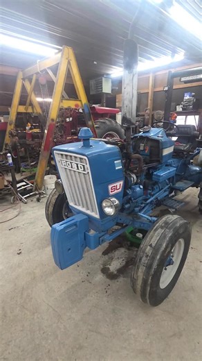 Well the 4600 is all back together and is gonna be heading home tomorrow, Along with the ford 4400. #farmlife #fyp #mechanic #tractor #repair
